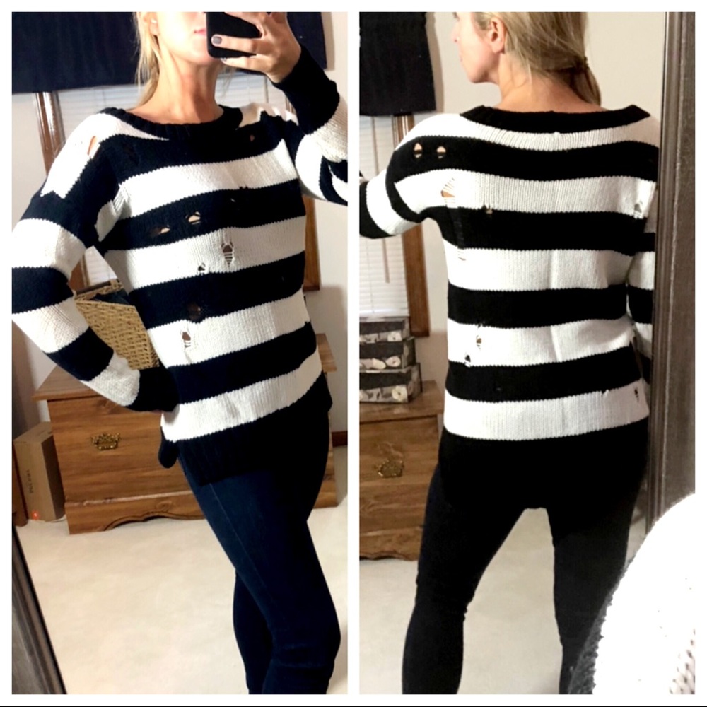 EXPRESS Distressed Sweater Size XS Like New